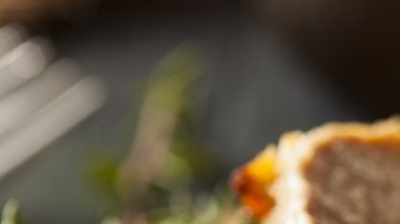 Lomo de cerdo braseado con vino blanco y ajo