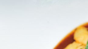 Lomo de cerdo estofado con verduras