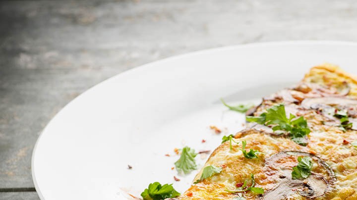 omelette con setas y queso feta