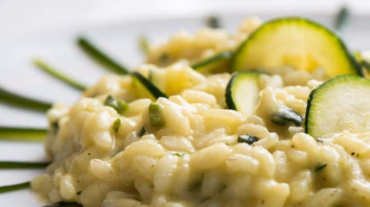 Risotto de calabacín y queso feta