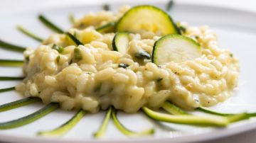 Risotto de calabacín y queso feta