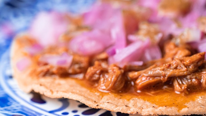 Tostadas de cochinita pibil