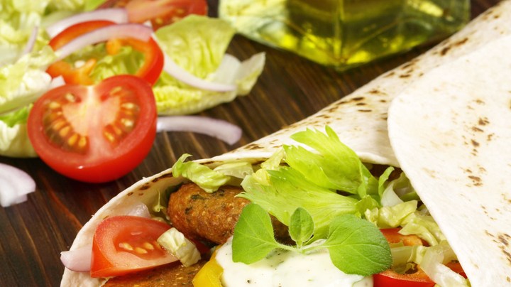 Wrap de falafel con hummus