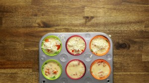 muffins de huevo con verduras y queso