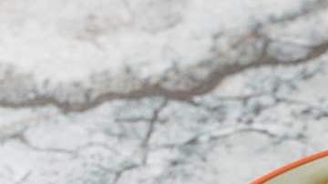 ensalada de fusilli con tomates cherry y maíz