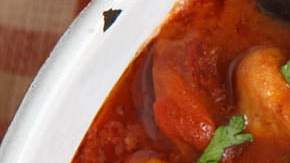 cazuela de muslos de pollo estofados con chorizo y papas