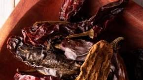 Tostadas de tinga de res