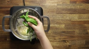 sopa de jitomate con albahaca