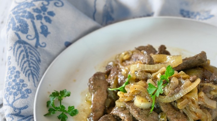 Hígado a la veneciana