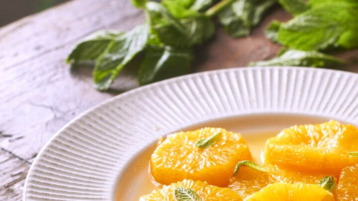 Photo © 2019 The Grosby Group Food Division

Orange, mint and honey

peel and slice 3 oranges

oranges
3 oranges
good squirt of honey

4 tsp of rum

decorate with mint