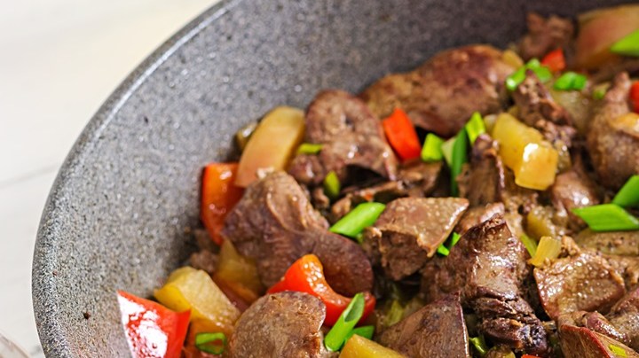 Hígado con zanahorias y patatas