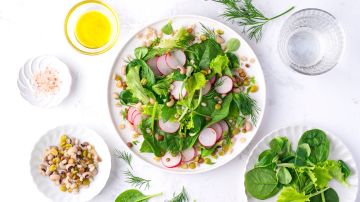 Ensalada de cebada, lentejas y espinacas