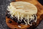 Arepa dominó