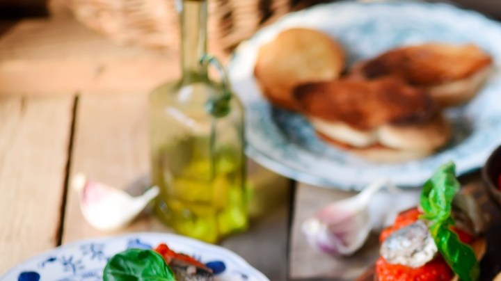 tosta de sardinas con pimientos