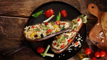 Berenjenas rellenas de cuscus y pasas