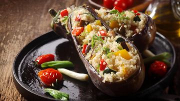 Berenjenas rellenas de quinoa y tofu