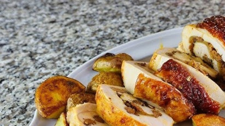 Pavo relleno con maíz y chorizo