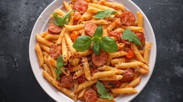 penne con salchichas