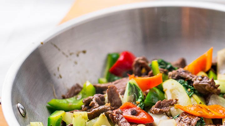 salteado de carne con bok coy