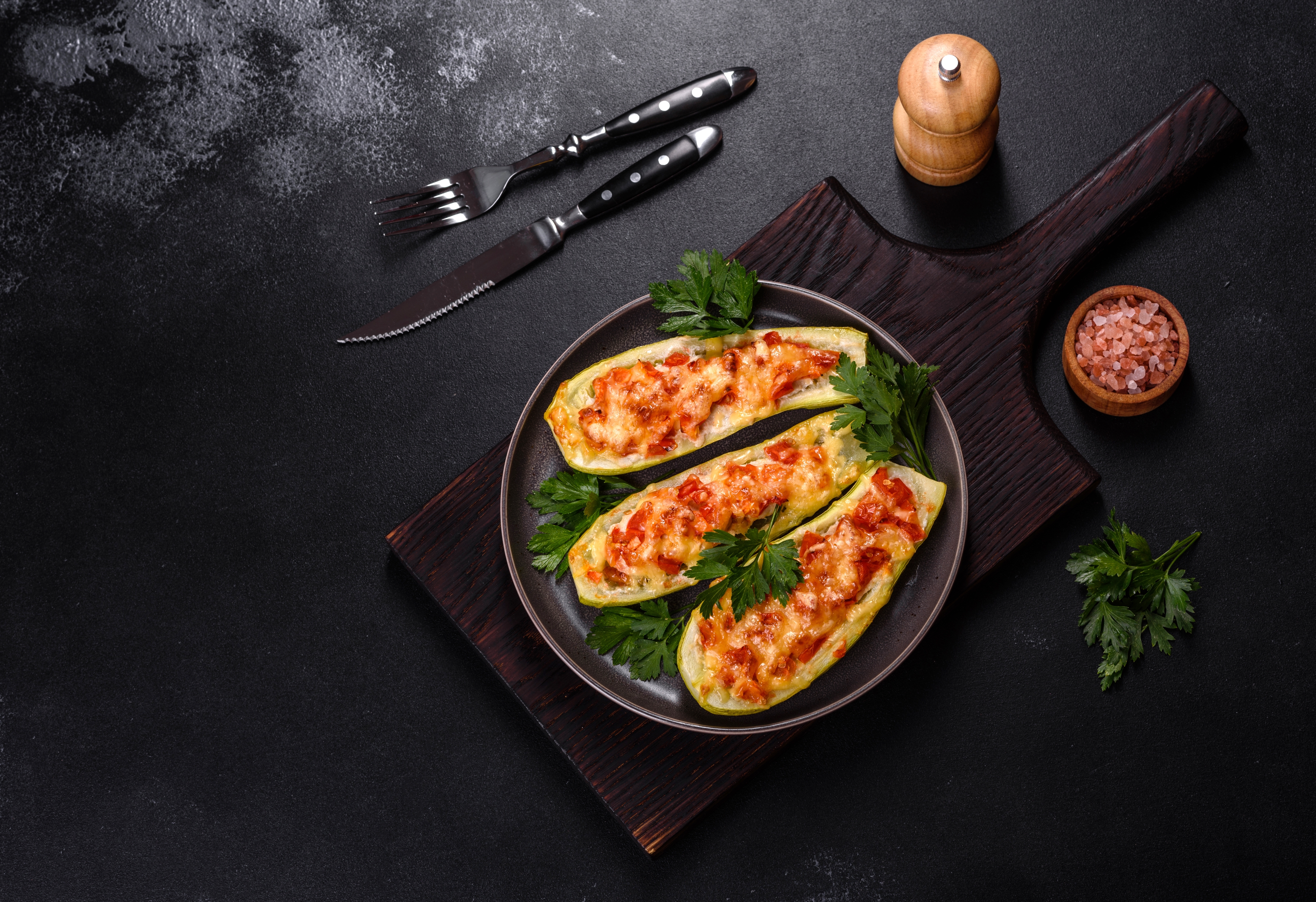 Receta de calabacines rellenos de jamón serrano y setas