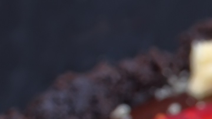 Tarta de chocolate con frutos rojos