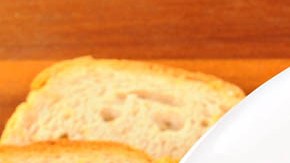 consomé de pollo con fideos y zanahoria