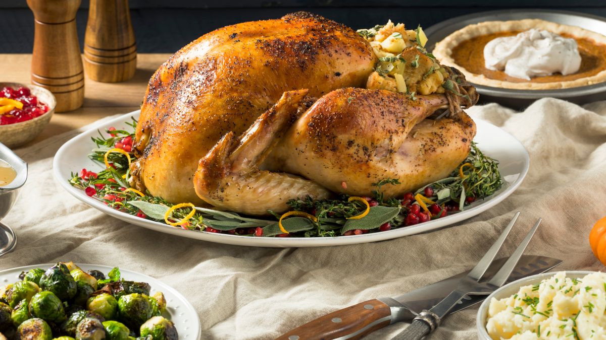 Pavo relleno con manzanas y salvia, ideal para navidad - Comedera ...