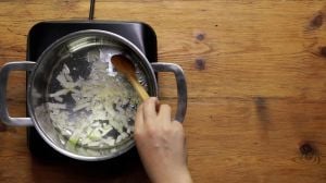 sopa de conchitas con carne molida