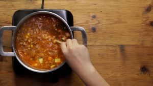 sopa de conchitas con carne molida