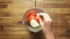 sopa de verduras con tomate y repollo