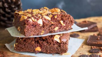 brownie de chocolate con almendras