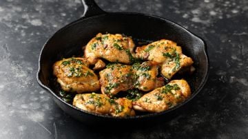 Muslos de pollo con chimichurri de cilantro