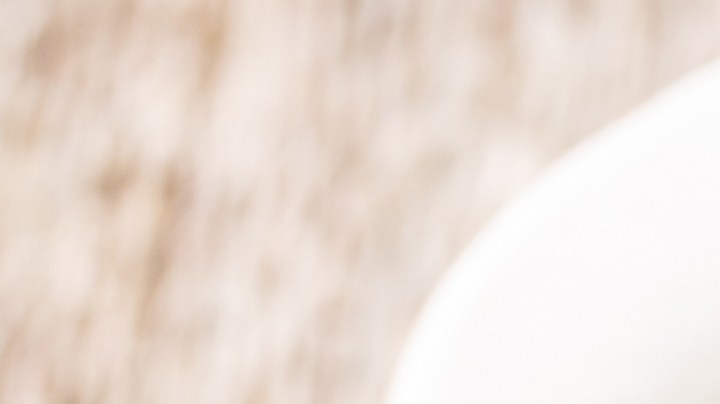 Muslos de pollo con salsa de cacahuate