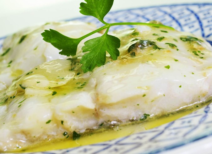 filete de pescado en salsa verde
