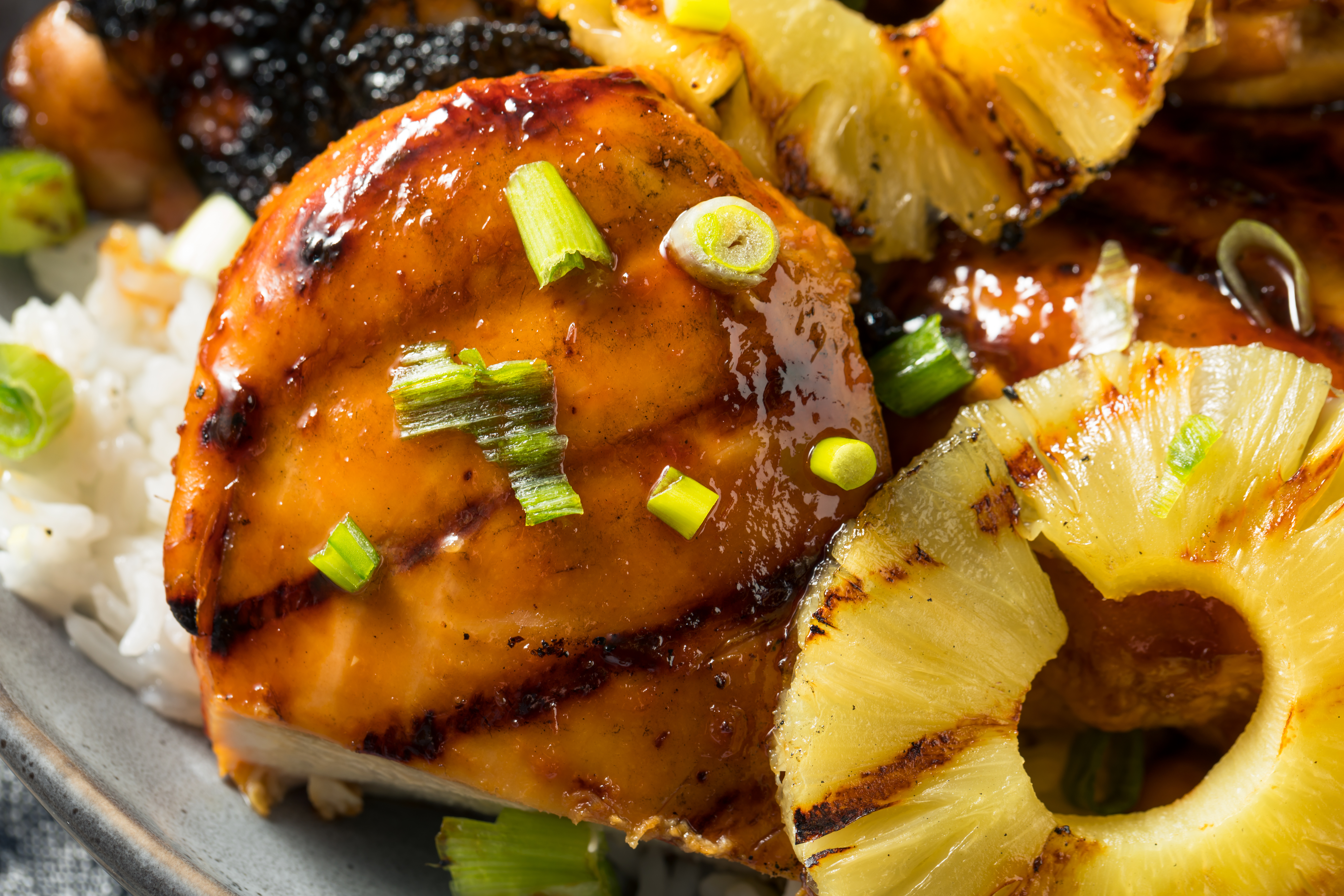 Receta de muslos de pollo al estilo teriyaki con piña