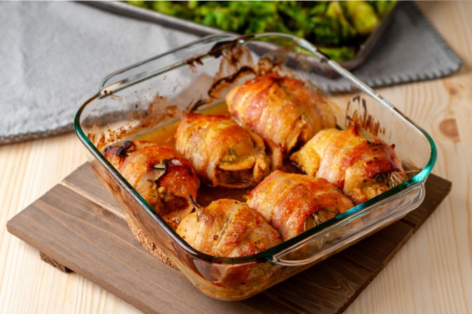 Muslos de pollo glaseados con miel y mostaza