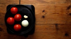 Caldo de camarones con tomates