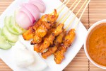 pinchos de pollo en salsa satay
