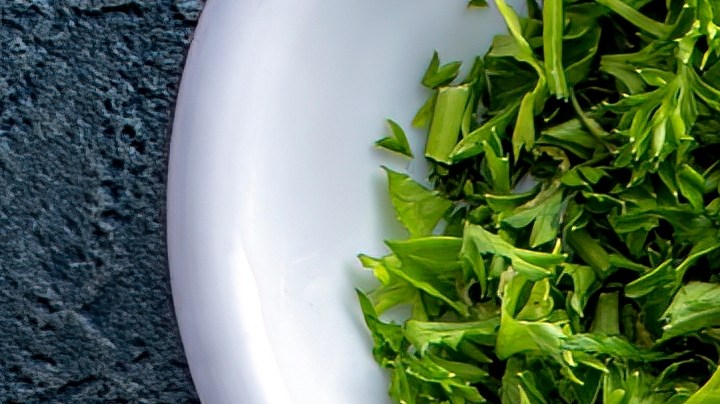 Halibut con limón y cilantro al vapor