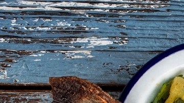 Robalo relleno de langostinos