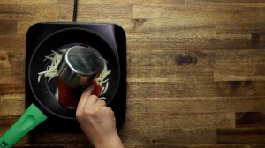 pambazo de carne deshebrada