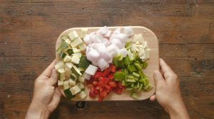 pisto de verduras y huevo