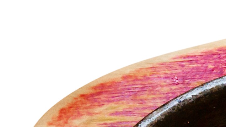 Plato con alambre de pollo con chiles poblanos