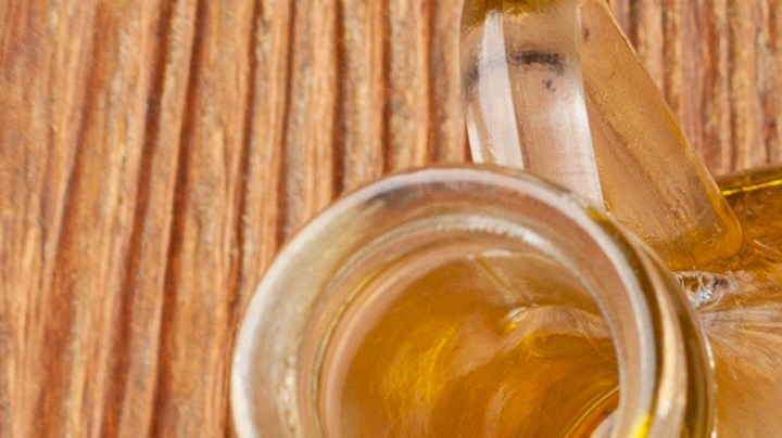 Cebollas rellenas de berenjena y tomate