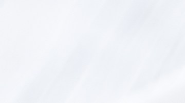 Milanesa de pollo empanizada con salsa de espinacas