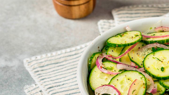 ensalada de pepino con cebolla