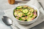 ensalada de pepino con cebolla
