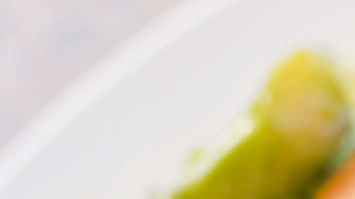 Pollo salteado con brócoli y coliflor