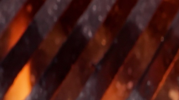 Pechugas de pollo a la plancha con maíz a la parrilla