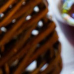 muslos de pollo deshuesados con papas fritas